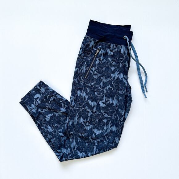Athleta Trekkie North Jogger Pants SIZE 4 Blue Floral Tapered Leg - Picture 4 of 7